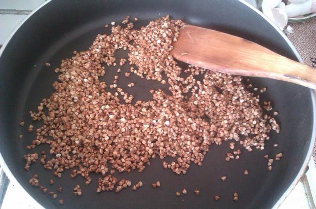 Fry a small amount of porridge on a baking sheet