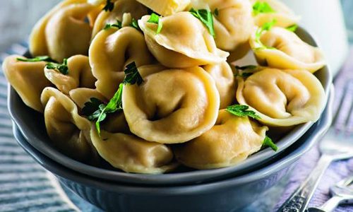 Dumplings are a fatty dish. But in addition to fatty meat, they add spices: salt, pepper, which is clearly contraindicated for the described illness 