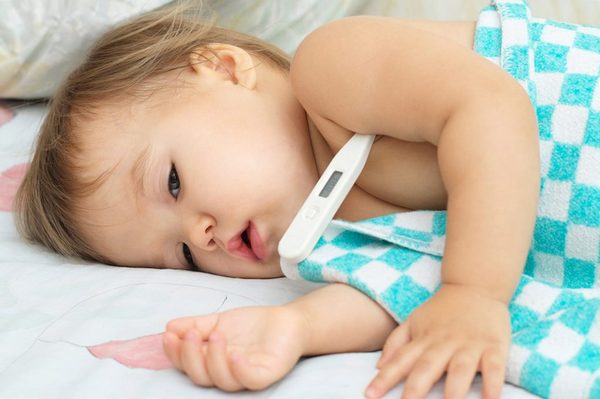 Понос и температура у новорожденного ребенка