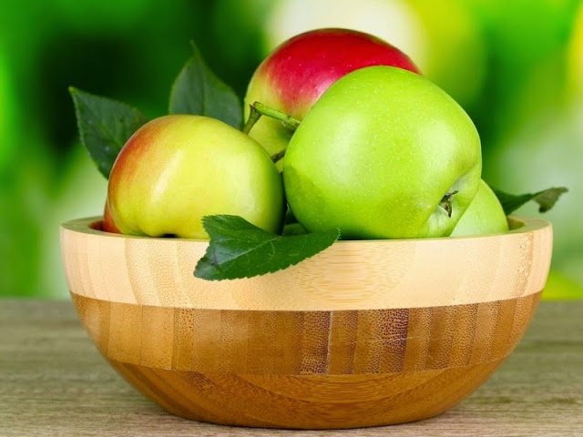 Свежие яблоки при болезнях желудка