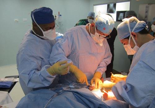 Doctors perform a complete resection of the pancreas